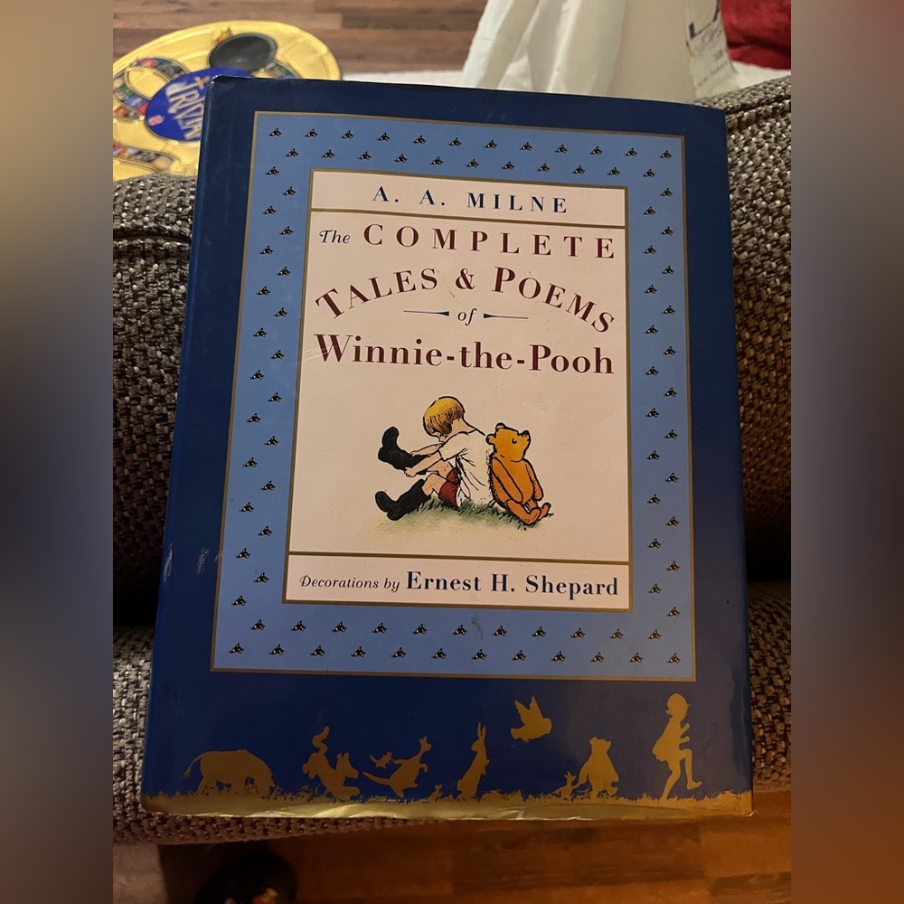 The Complete Tales & Poems of Winnie-the-Pooh Book 1996 pre owned hard over